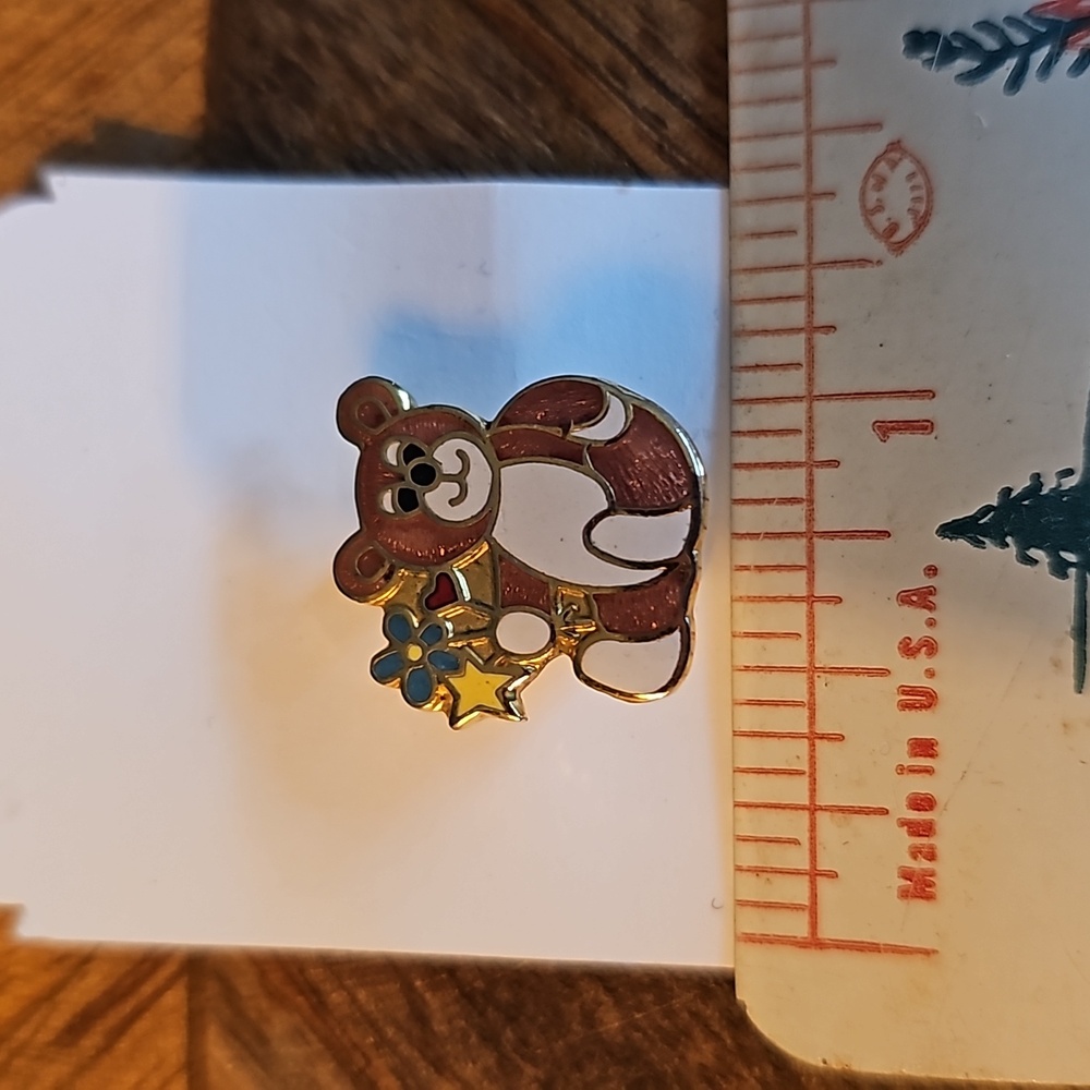Vintage Teddy Bear lapel pin - Picture 2 of 5